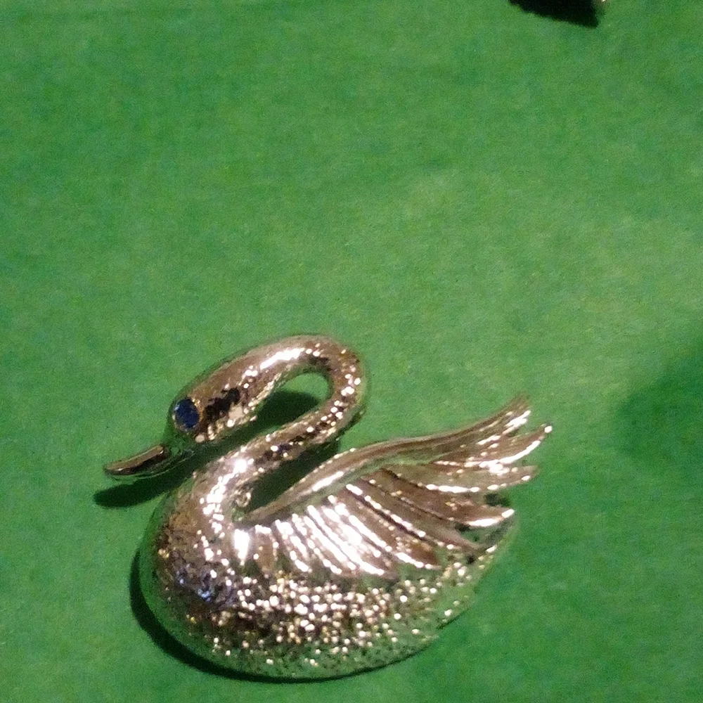 Lot Of Six Vintage Brooches Pins Swan Flowers Pastilli Gerry - Picture 8 of 14